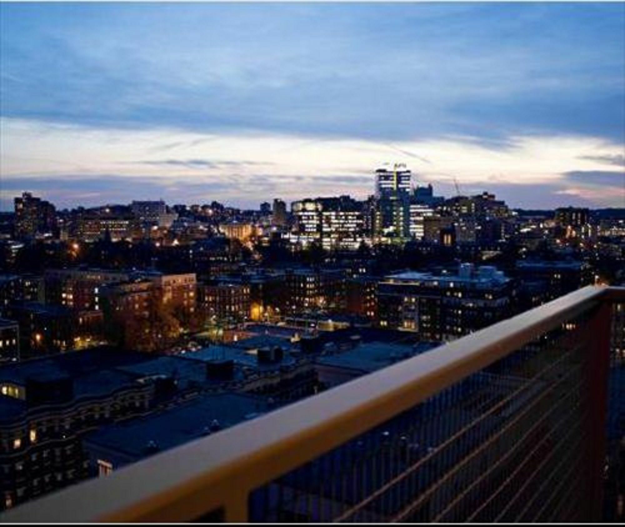 Global Luxury Suites At Kenmore Square Бостон Екстер'єр фото